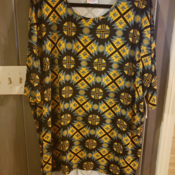 XL Lularoe Irma - Picture 1 of 4